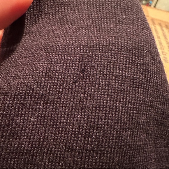 Eileen Fisher scarf with pailettes. Dark plum, 100% merino wool. - Picture 10 of 14